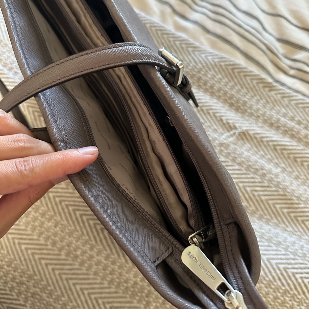 Michael Kors Handbag Tote - Picture 10 of 10